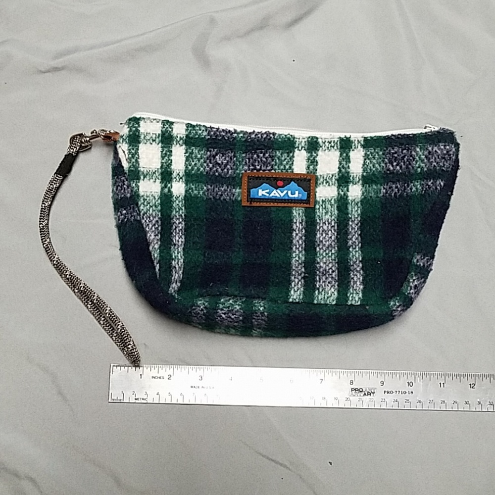 Kavu clutch purse